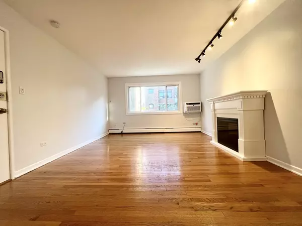 Evanston, IL 60202,547 Sheridan RD #2W