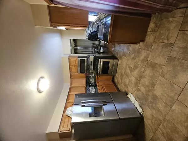 South Holland, IL 60473,808 E 165th ST