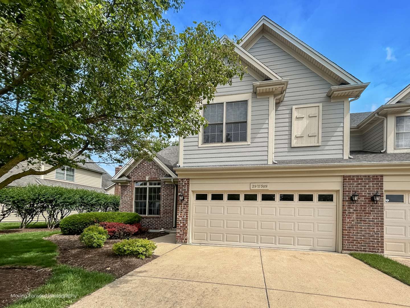 29w509 Cerny CIR, Warrenville, IL 60555