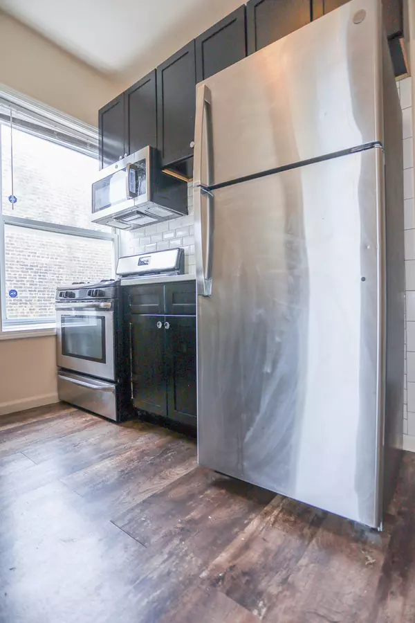 Chicago, IL 60640,1250 W Montrose AVE #130