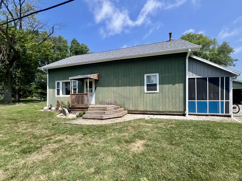 206 E High ST, White Heath, IL 61884