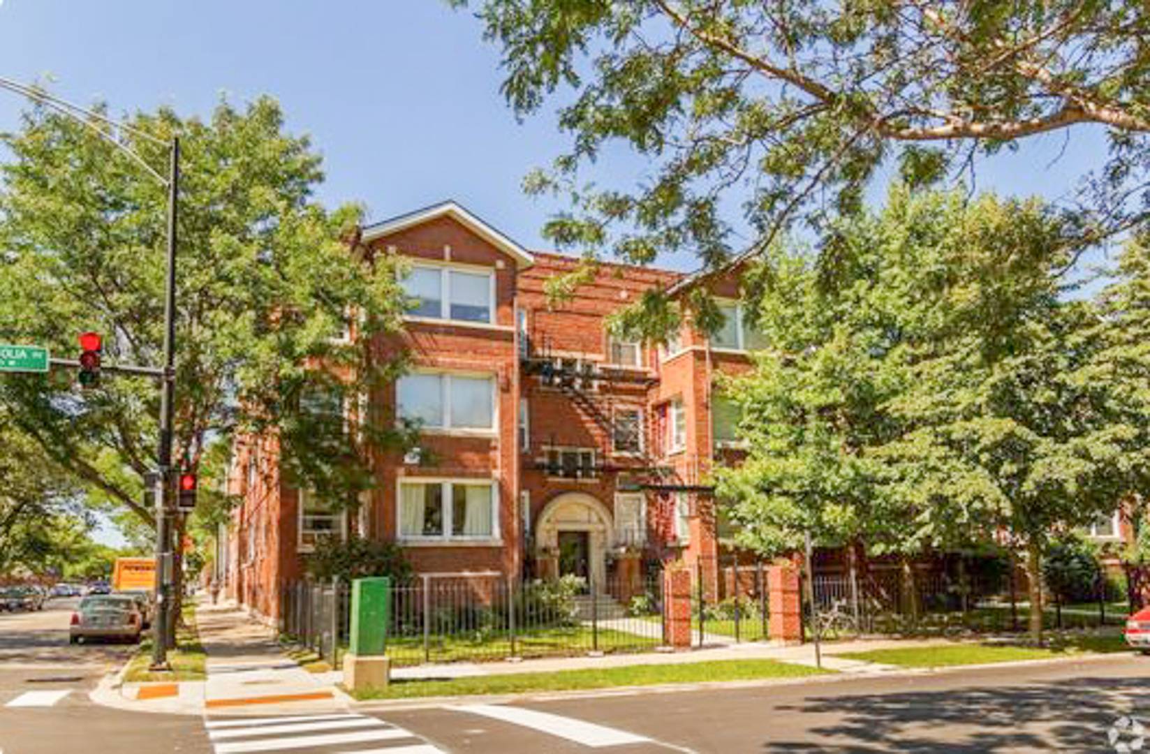 1250 W Montrose AVE #120, Chicago, IL 60640