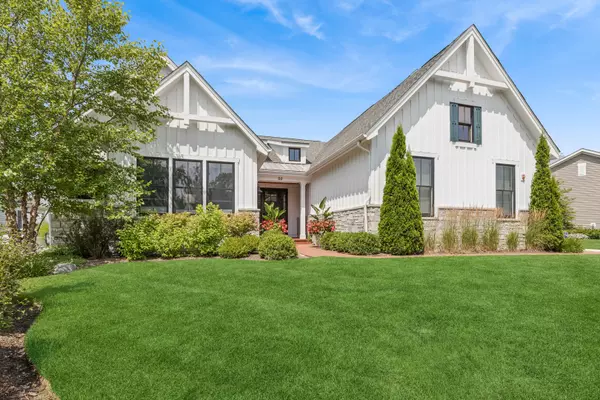 50 S Orchard CIR, Lake Forest, IL 60045