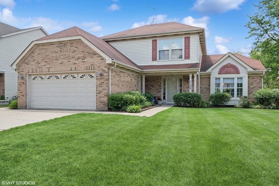 1104 Heritage DR, Mount Prospect, IL 60056