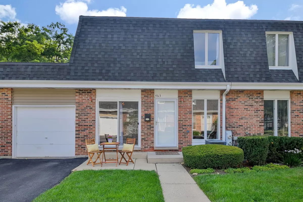 Wheaton, IL 60187,463 Sunnybrook LN