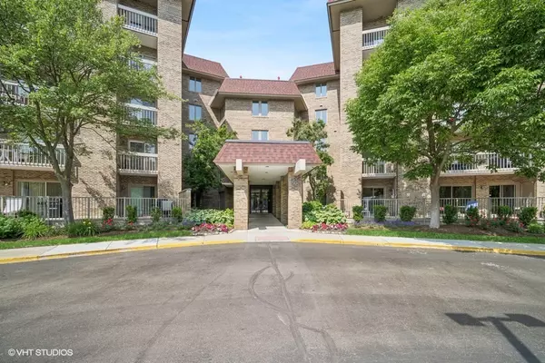 1280 Rudolph RD #1K, Northbrook, IL 60062