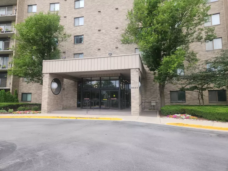 6340 AMERICANA DR #507, Willowbrook, IL 60527