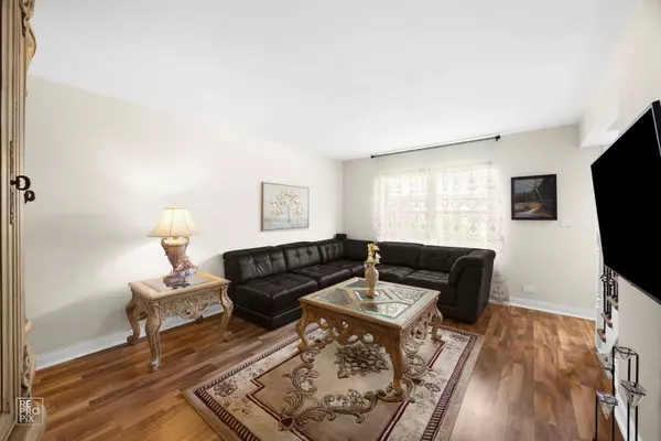 Downers Grove, IL 60516,7312 Winthrop WAY #11