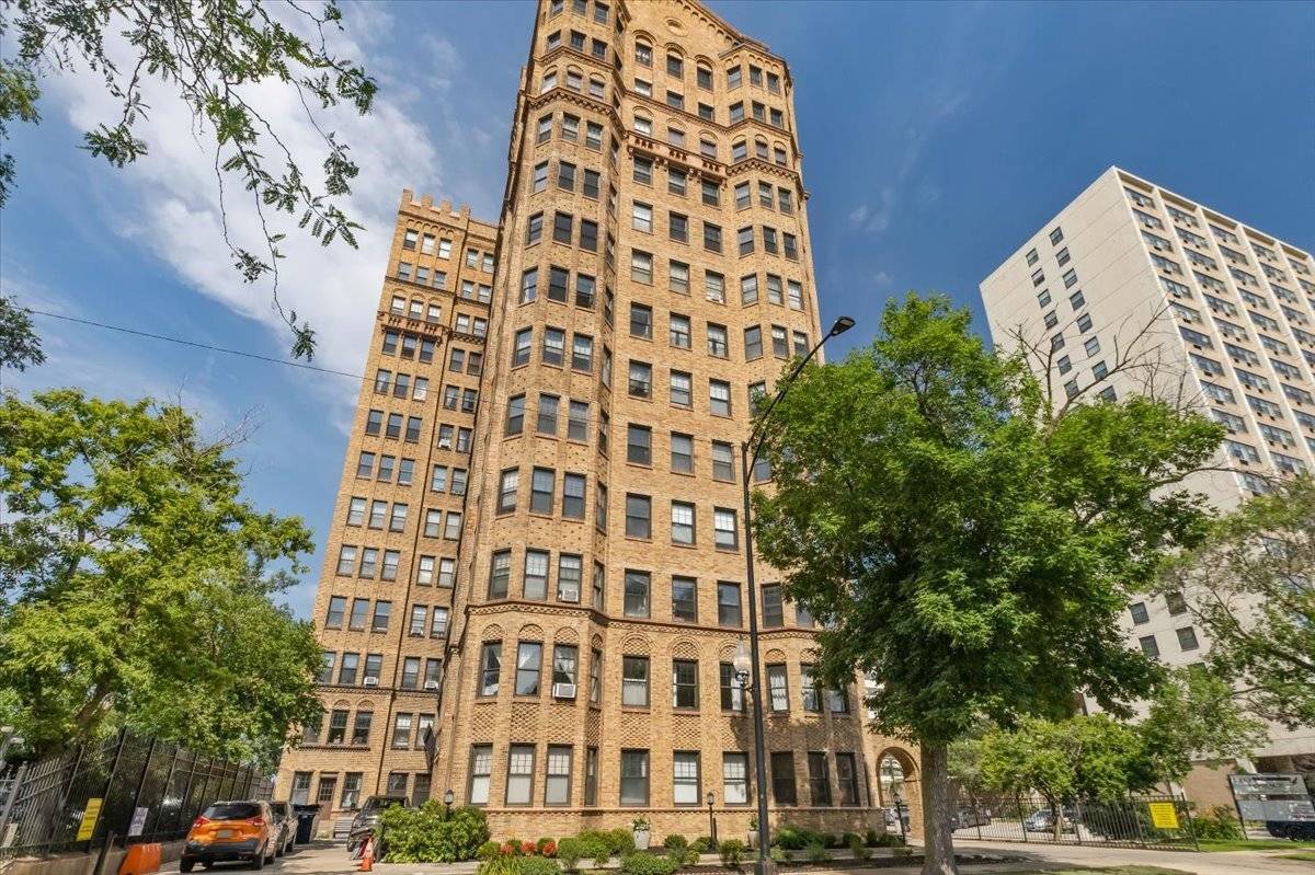 7321 S South Shore DR #12A, Chicago, IL 60649