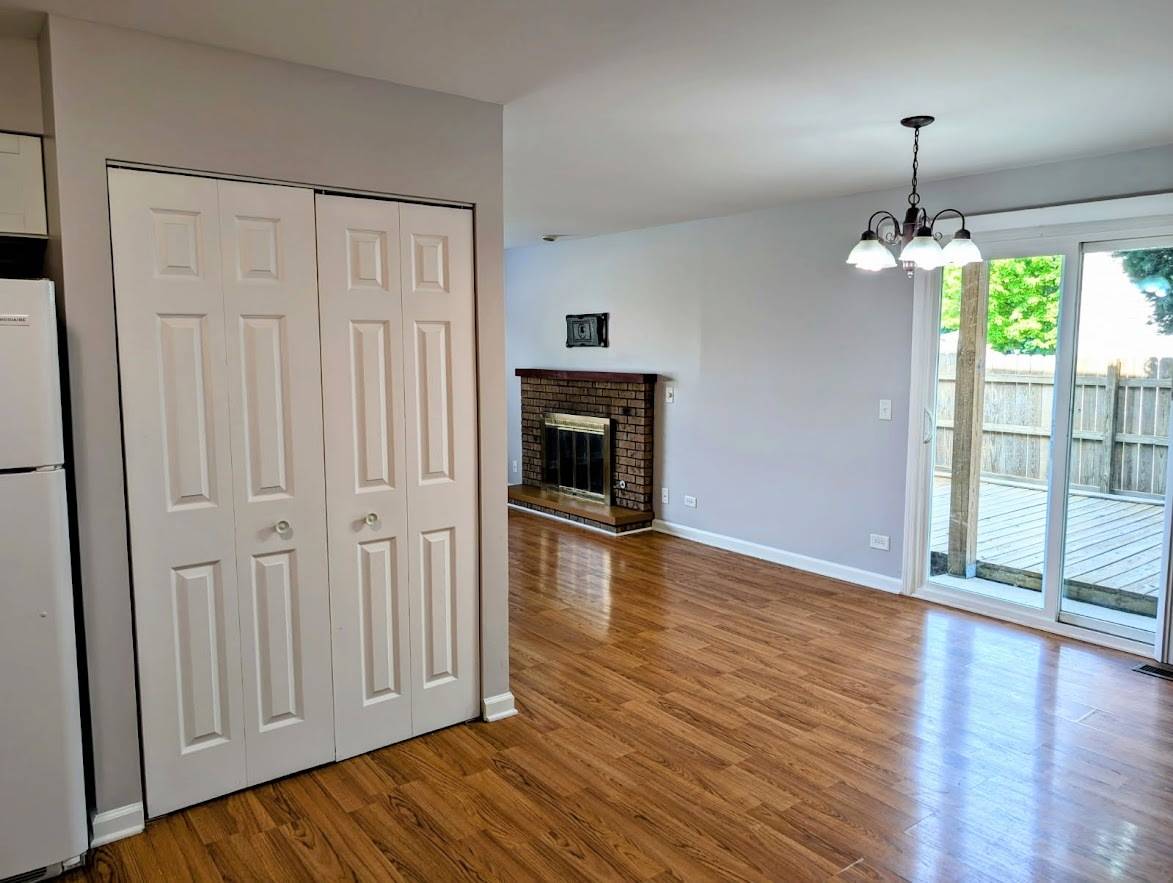 South Elgin, IL 60177,1003 Manchester CT #1003