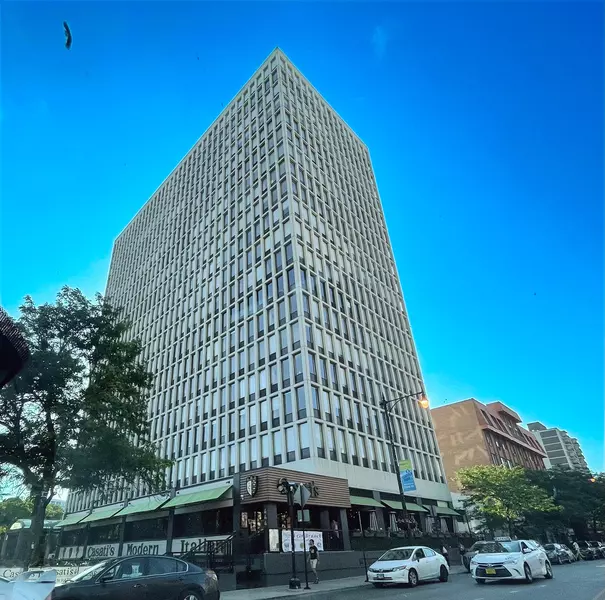 444 W Fullerton Pkwy #907, Chicago, IL 60614