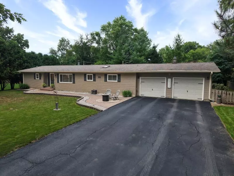 10308 Kenilworth AVE, Algonquin, IL 60102