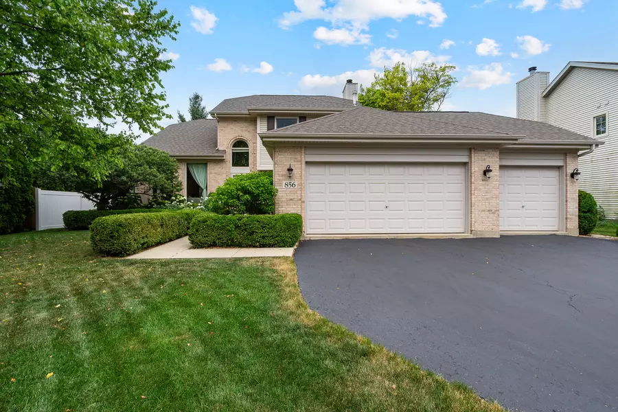 856 Fieldcrest DR, Bolingbrook, IL 60490