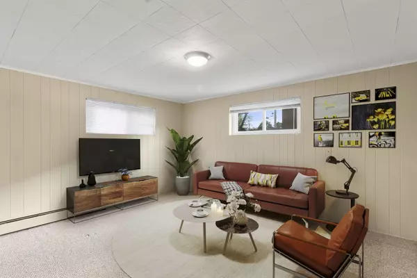 Riverside, IL 60546,348 E Quincy ST