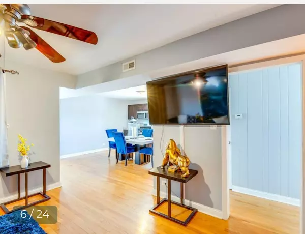 Chicago, IL 60652,8136 S Kedzie AVE #201