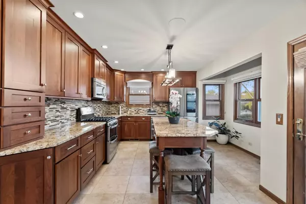 Lemont, IL 60439,871 Woodcrest LN