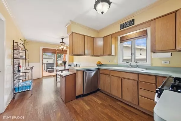 Brookfield, IL 60513,3630 Maple AVE