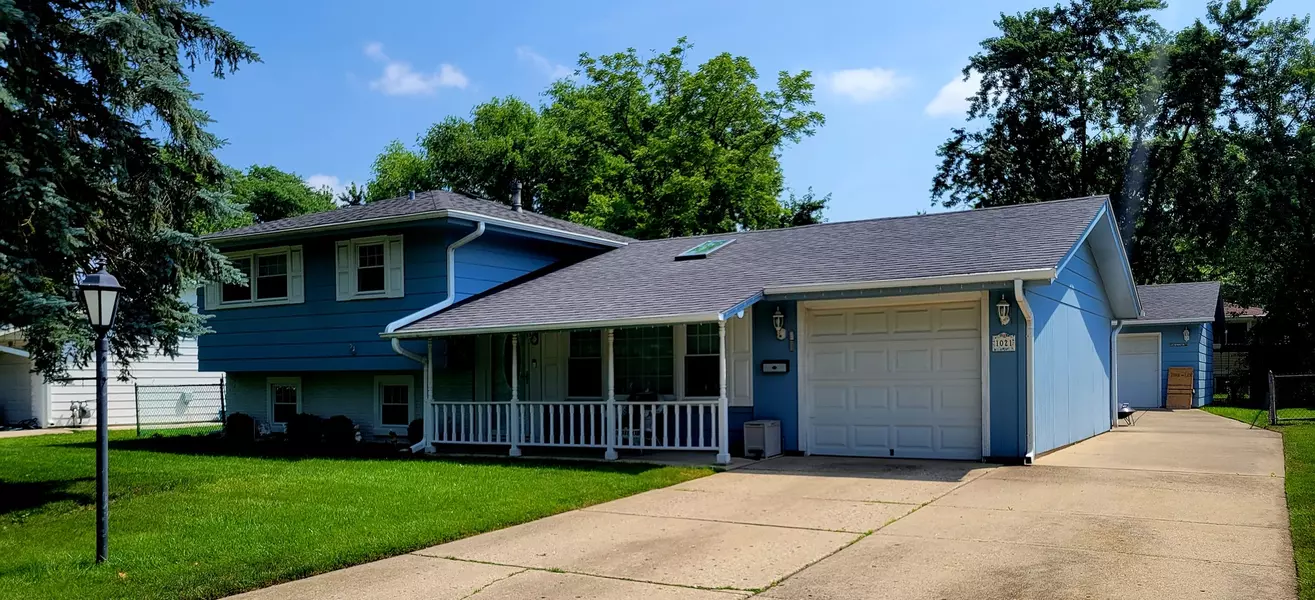 1021 Mercury DR, Schaumburg, IL 60193