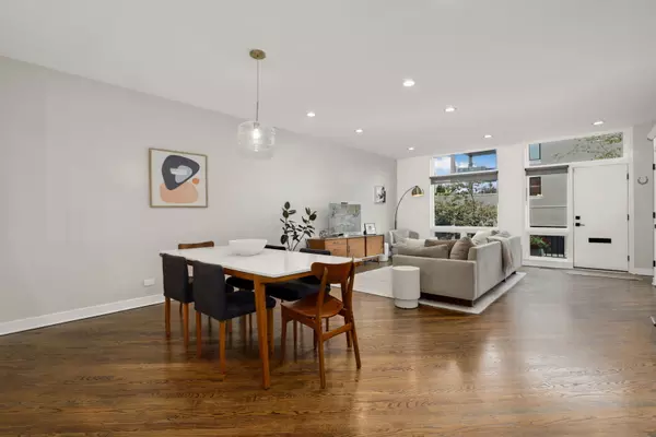 Chicago, IL 60614,1352 W Wrightwood AVE