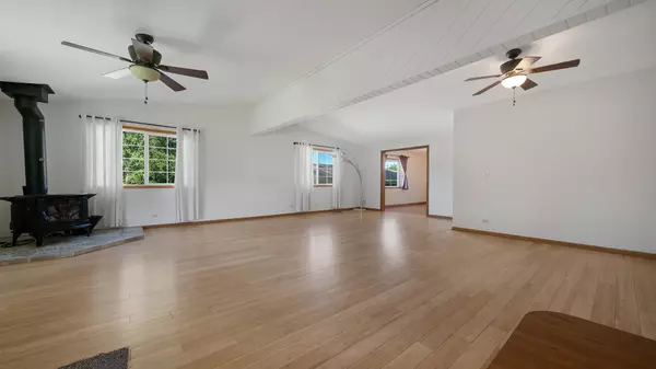 Caledonia, IL 61011,1195 Hunter RD