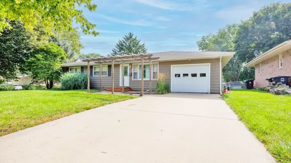 5 Ardith DR, Normal, IL 61761