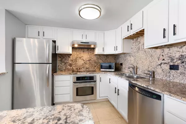 Lombard, IL 60148,2015 S Finley RD #908