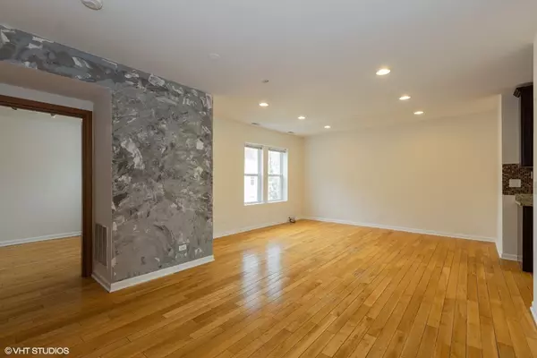 Chicago, IL 60659,6316 N Richmond ST #3A