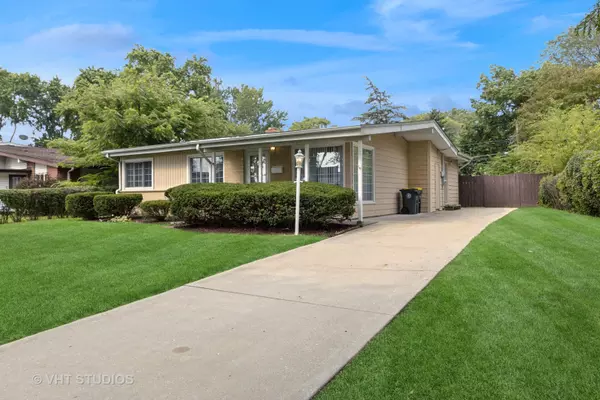 Rolling Meadows, IL 60008,3919 Wren LN