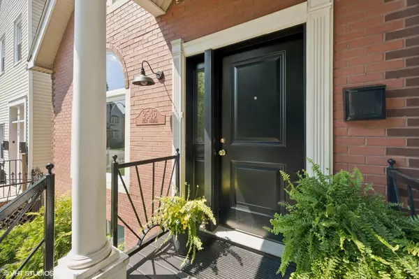 Chicago, IL 60647,2546 W Medill AVE