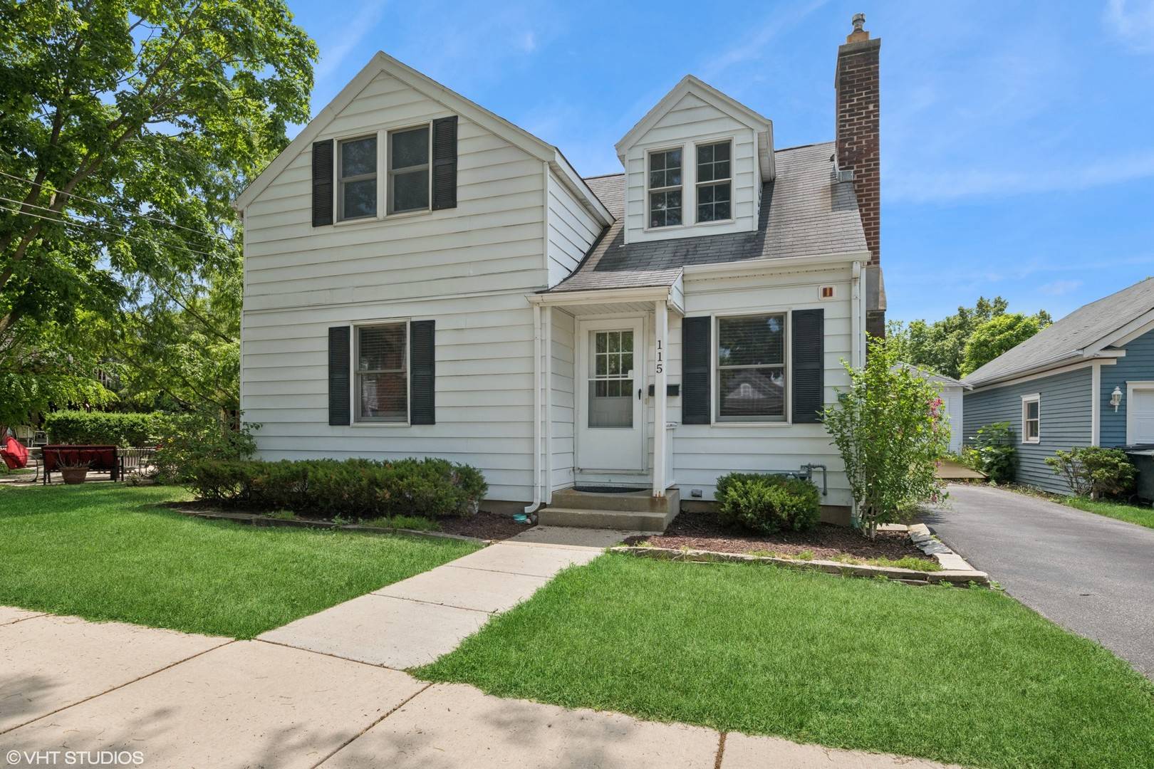 115 E Lincoln AVE, Barrington, IL 60010