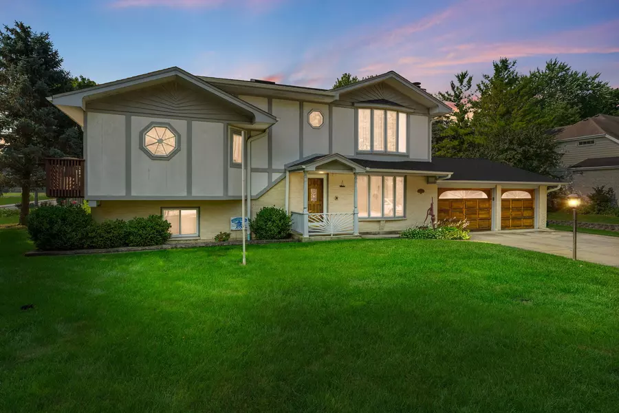 4901 Emerson AVE, Palatine, IL 60067