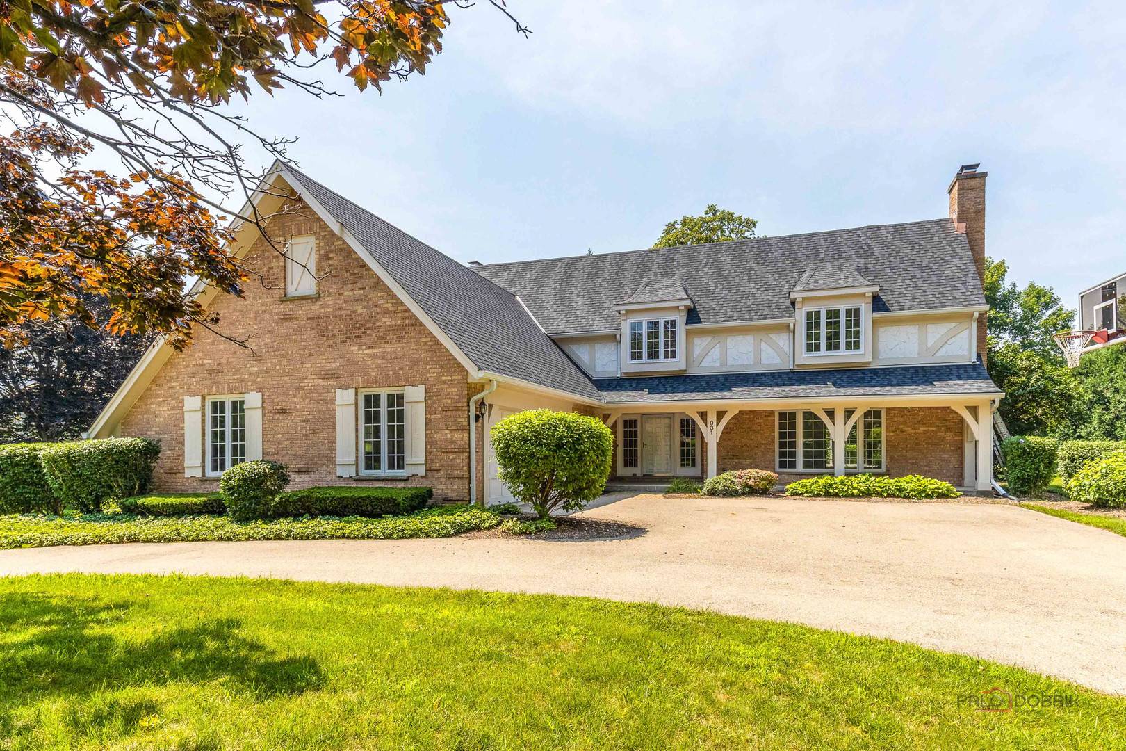 931 Coventry DR, Lake Forest, IL 60045