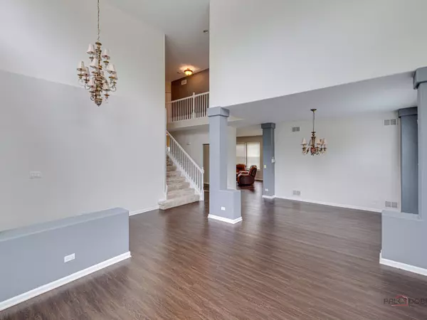 Palatine, IL 60074,405 E Home AVE
