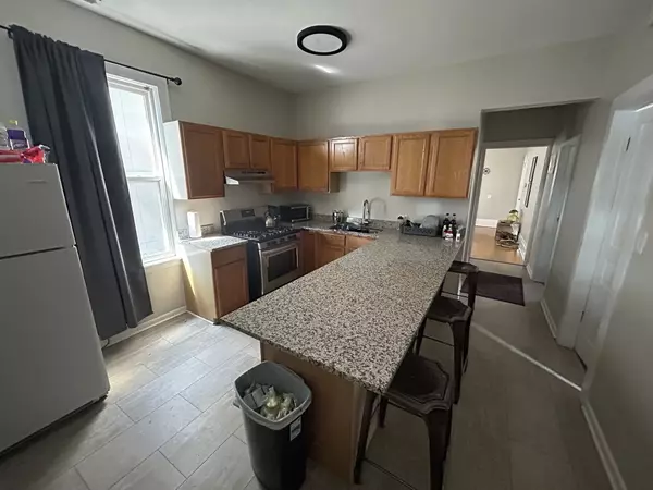 Chicago, IL 60647,2419 N TALMAN AVE #2