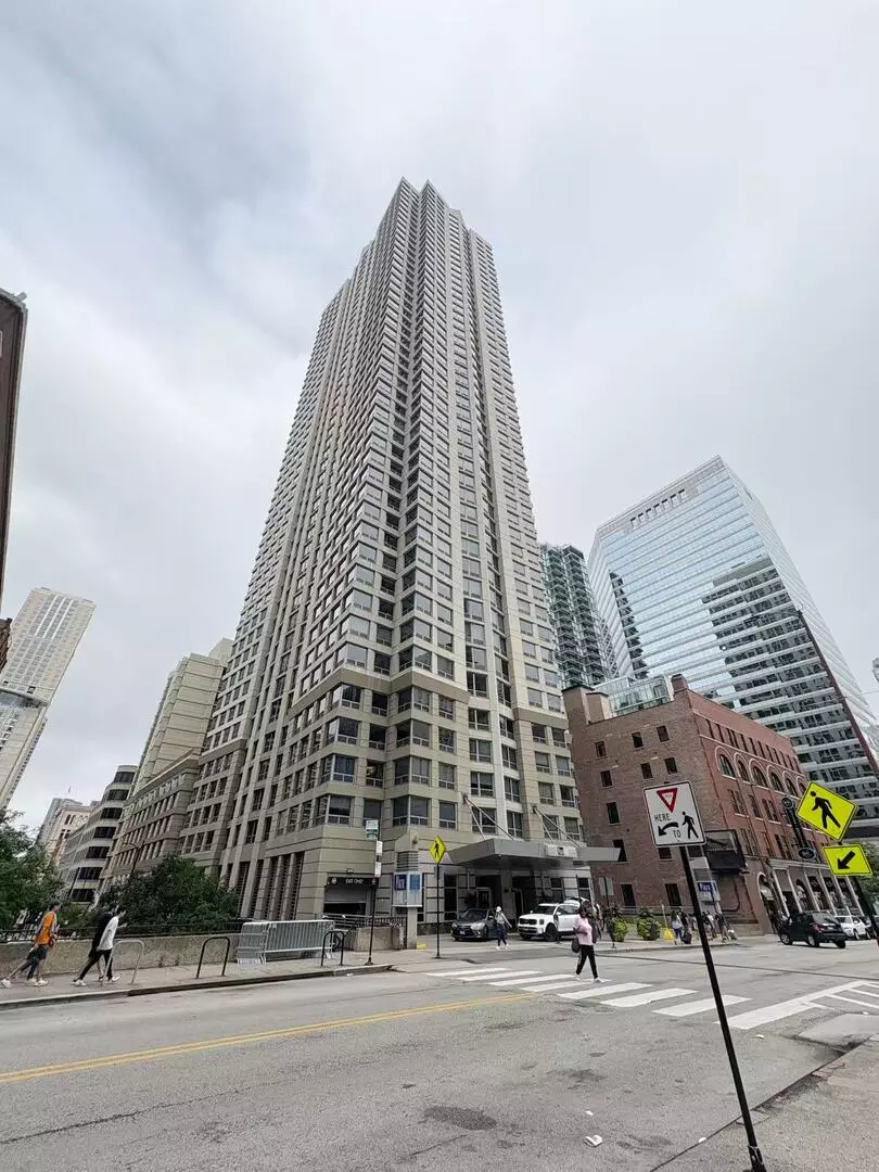 Chicago, IL 60611,440 N WABASH ST #1807