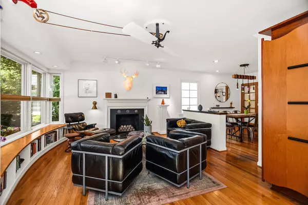 Evanston, IL 60203,9 Williamsburg CT