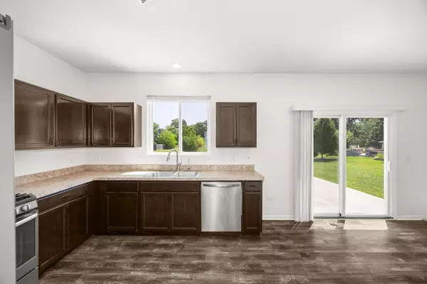 Aurora, IL 60505,1521 Saddle LN