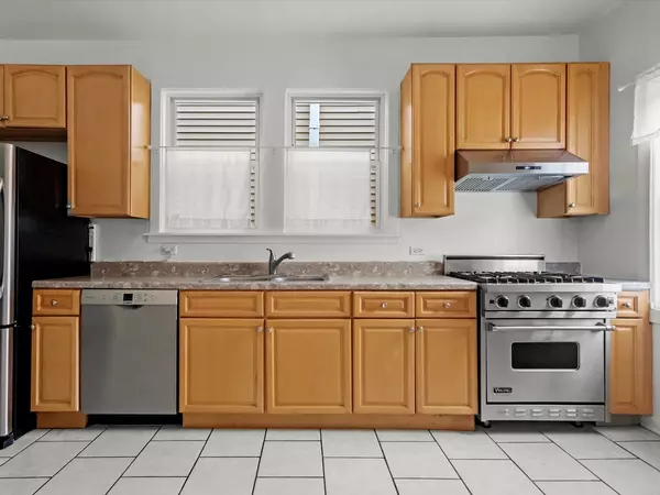 Chicago, IL 60609,3708 S Emerald AVE