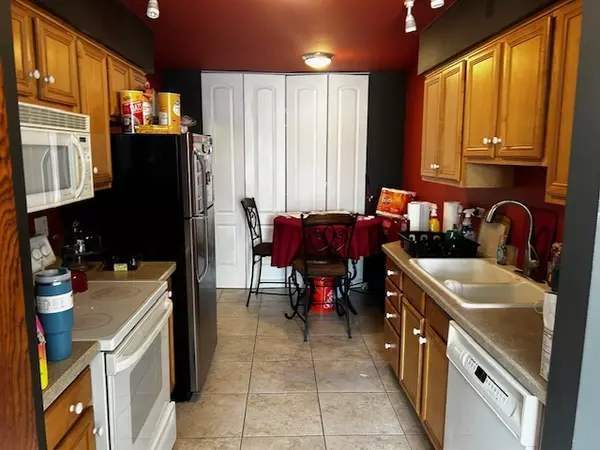 Arlington Heights, IL 60004,2431 E Brandenberry CT #2O