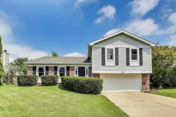 846 Boxwood DR, Crystal Lake, IL 60014