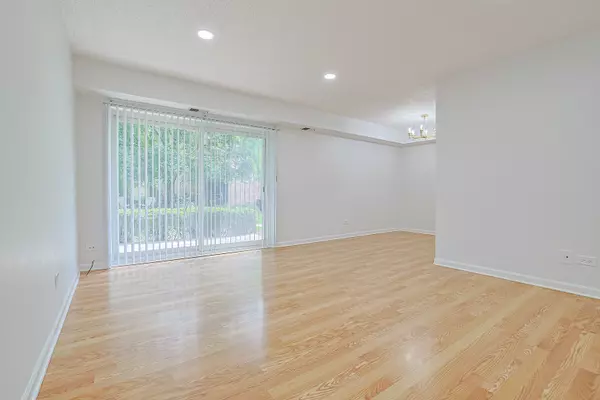 Schaumburg, IL 60173,929 Buccaneer DR #2