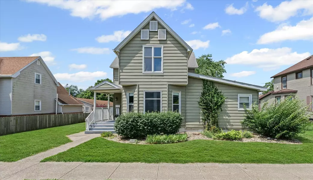 504 N Center ST, Lexington, IL 61753