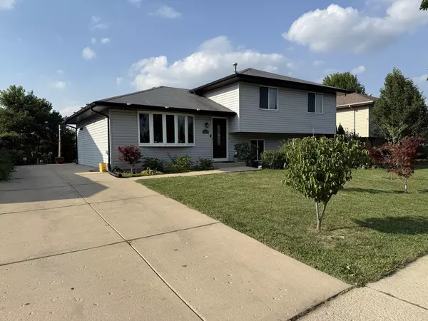 7015 RILEY DR, Joliet, IL 60431