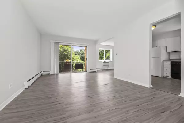 Chicago, IL 60626,1340 W Touhy AVE #302