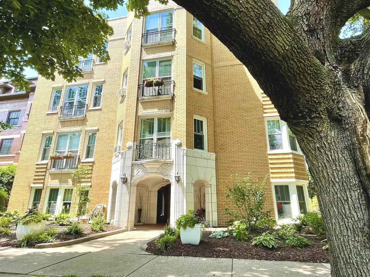 Oak Park, IL 60302,227 N Grove AVE #G