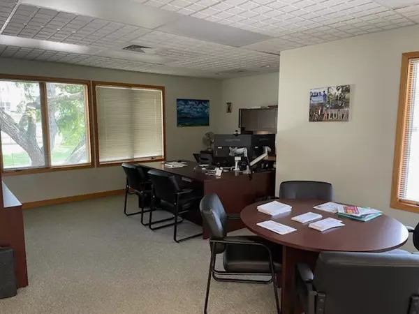 Elgin, IL 60123,472 N McLean BLVD #201-202