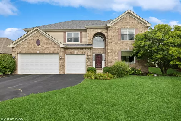 760 Fox Trail TER, Cary, IL 60013