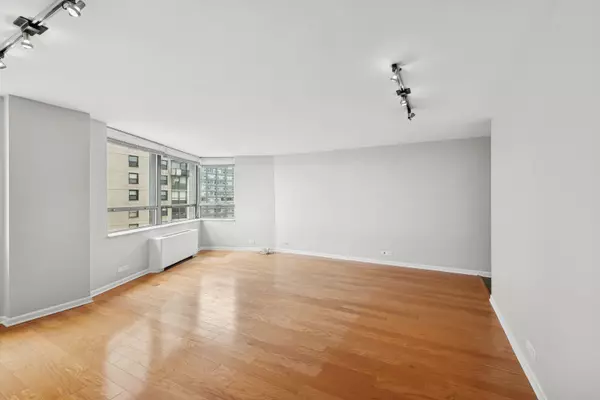 Chicago, IL 60660,5701 N Sheridan RD #17E
