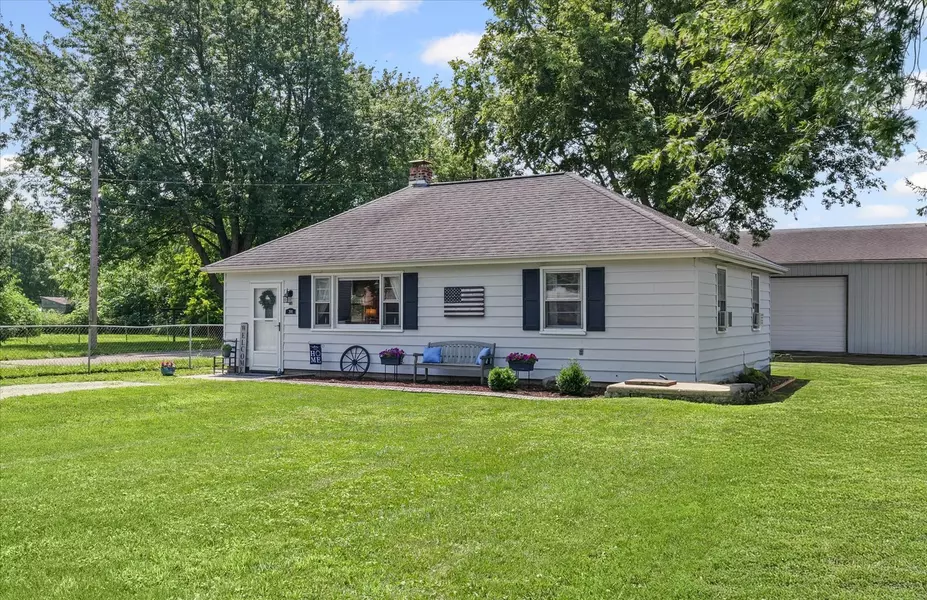 201 W Ash ST, Bondville, IL 61815