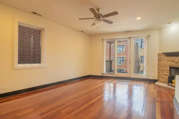 Chicago, IL 60642,1531 W Fry ST #2